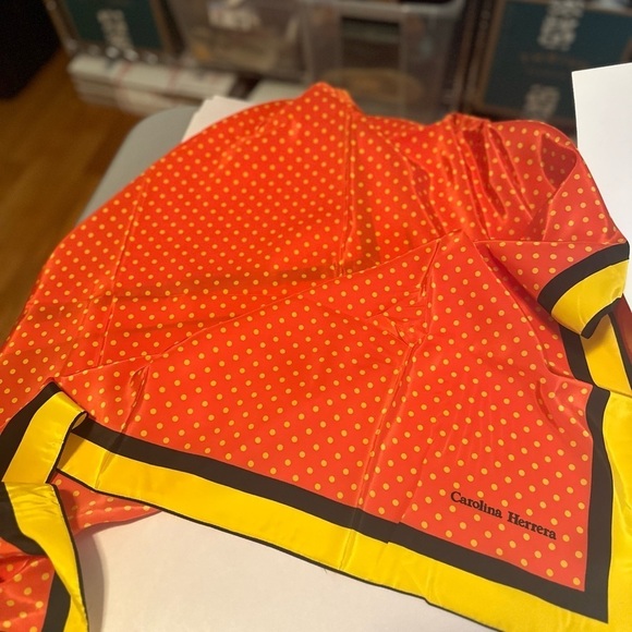 Women's Carolina Herrera scarf, polka dots, 35.75Lx 35.5H, 100% polyester, EUC - Picture 4 of 5